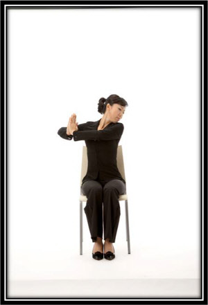 어깨와 목 풀어주기 동작